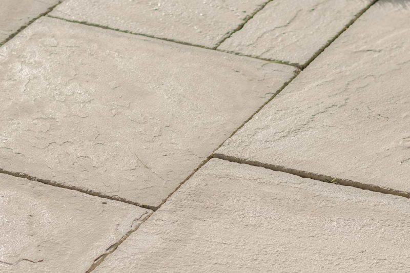 Dimensional Flagstone Romanstone Hardscapes